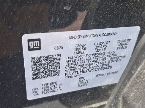 Used 2025 Chevrolet Trax LT image 11