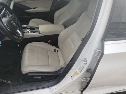 Used 2022 Honda Accord Touring image 12