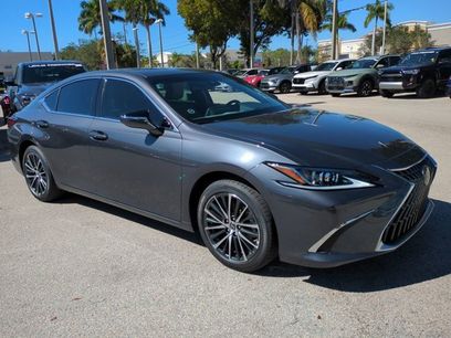 New 2025 Lexus ES 350 w/ Premium Package