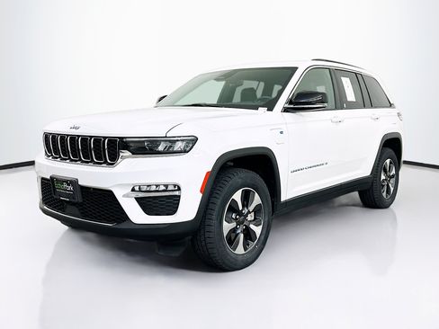 Used 2024 Jeep Grand Cherokee Limited 4xe AWD/4WD image 3