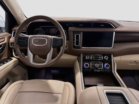 Certified 2021 GMC Yukon XL Denali w/ Denali Ultimate Package AWD/4WD image 22