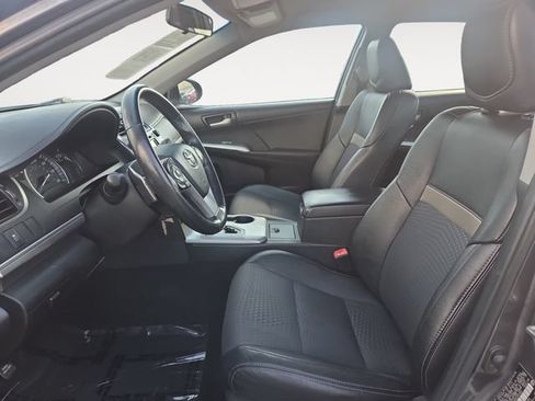 Used 2014 Toyota Camry SE FWD image 9