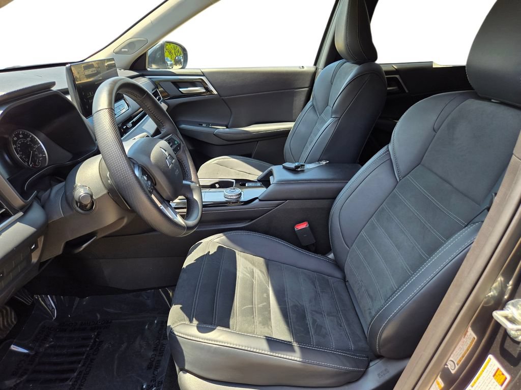 Used 2025 Mitsubishi Outlander SE AWD/4WD image 18