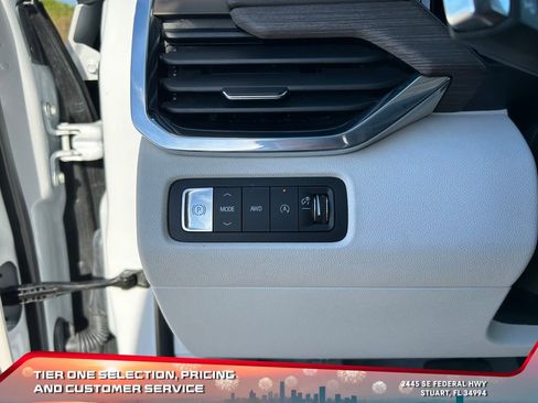 Used 2024 GMC Acadia Denali image 24