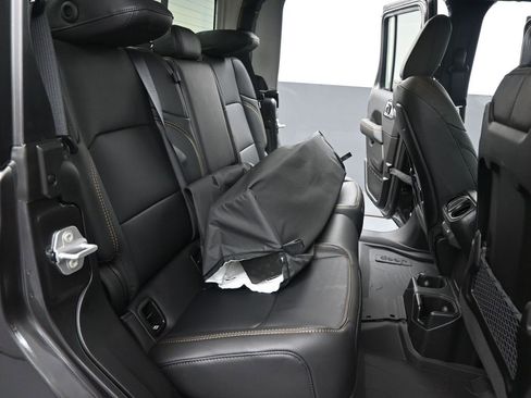 New 2025 Jeep Gladiator Sport image 29