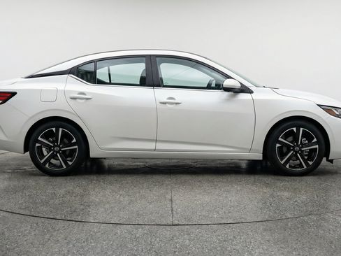 Used 2025 Nissan Sentra SV FWD image 11