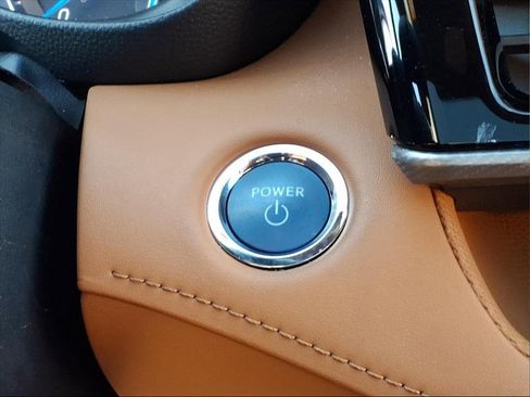 Certified 2022 Toyota Highlander Platinum image 25