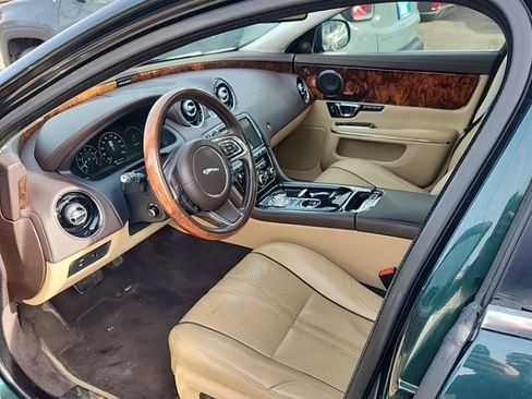 Used 2016 Jaguar XJ R-Sport RWD image 8