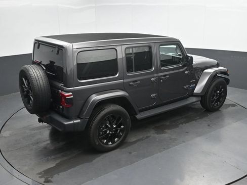 Used 2021 Jeep Wrangler Unlimited Sahara w/ Cold Weather Group AWD/4WD image 32