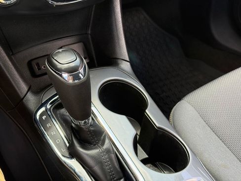 Used 2019 Chevrolet Cruze LS w/ LS Convenience Package FWD image 17