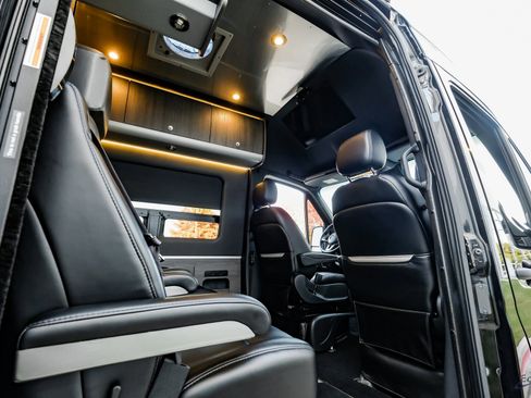 Used 2022 Mercedes-Benz Sprinter 3500 image 68