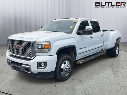 Used 2016 GMC Sierra 3500 Denali w/ Duramax Plus Package image 2