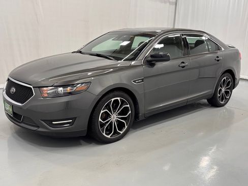 Used 2018 Ford Taurus SHO image 1