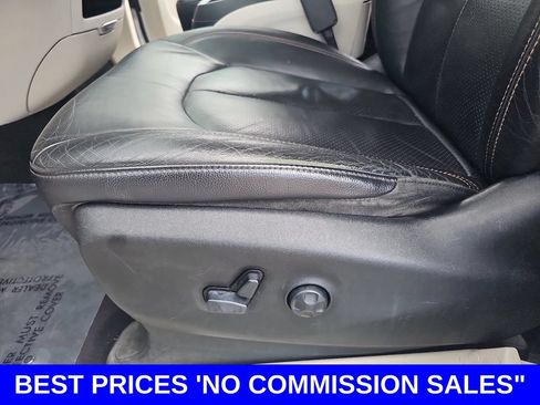 Used 2018 Chrysler Pacifica Touring-L FWD image 29