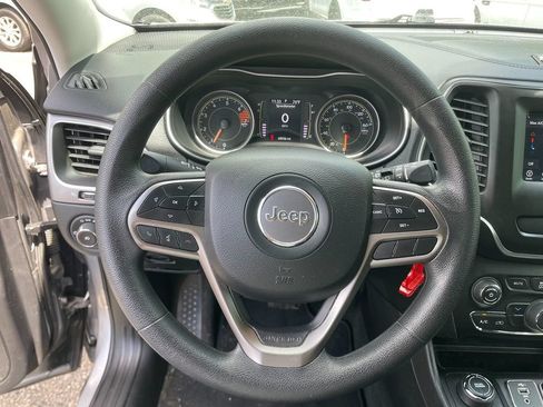 Used 2019 Jeep Cherokee Latitude w/ Popular Appearance Group AWD/4WD image 15
