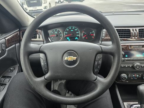 Used 2015 Chevrolet Impala LT w/ LT Sunroof Package image 19