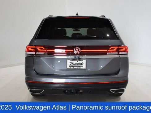 Used 2025 Volkswagen Atlas SE FWD image 5