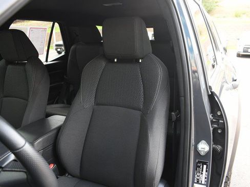 Certified 2025 Toyota 4Runner SR5 AWD/4WD image 17