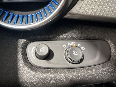 New 2026 Chevrolet Trax LT w/ Sunroof Package image 15