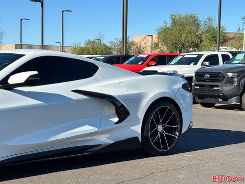 Used 2022 Chevrolet Corvette Stingray Coupe RWD image 9