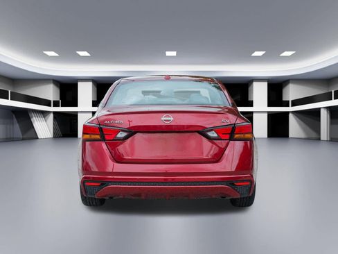 Used 2024 Nissan Altima 2.5 SV FWD image 5