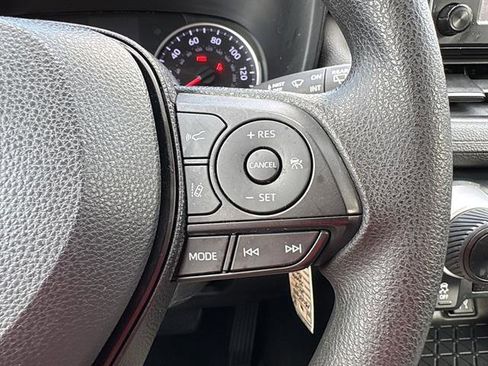 Used 2019 Toyota RAV4 LE image 17