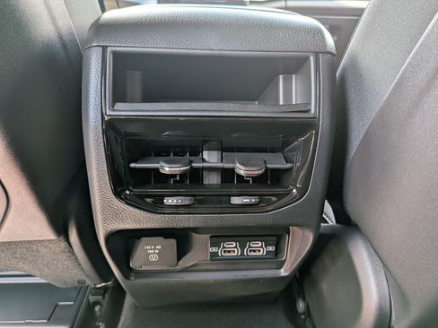 New 2025 Jeep Grand Cherokee Altitude image 26