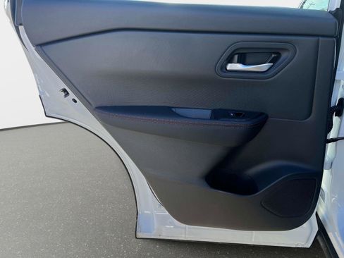 Used 2026 Nissan Rogue SV image 11