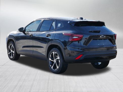 New 2026 Chevrolet Trax RS w/ Sunroof Package image 3