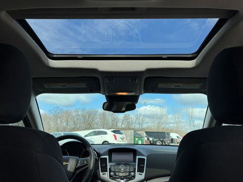 Used 2015 Chevrolet Cruze LT image 21