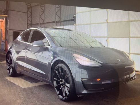 Used 2020 Tesla Model 3 Standard Range image 5