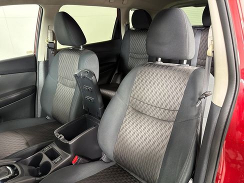 Used 2018 Nissan Rogue SV w/ Premium Package FWD image 11