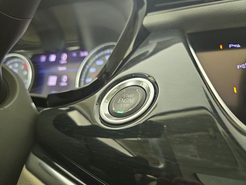Certified 2020 Cadillac XT6 Premium Luxury AWD/4WD image 27