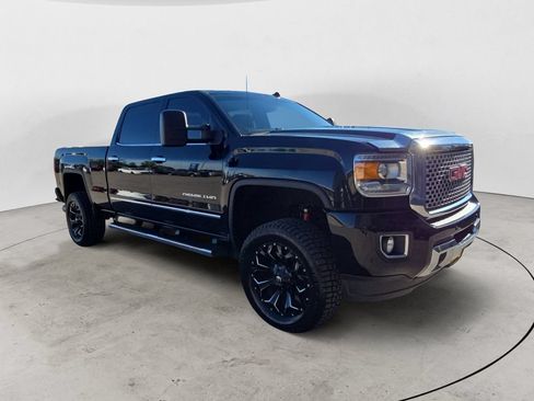 Used 2015 GMC Sierra 2500 Denali w/ Duramax Plus Package AWD/4WD image 3