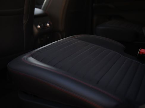 New 2026 Ford Explorer ST-Line w/ ST-Line Street Pack image 18