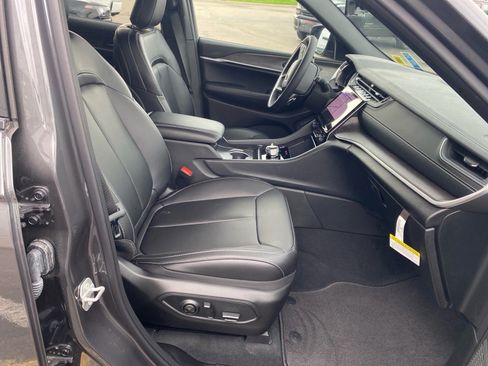 Used 2025 Jeep Grand Cherokee Limited w/ Trailer Tow Package image 26