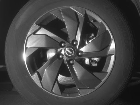 Used 2025 Nissan Rogue SV image 13