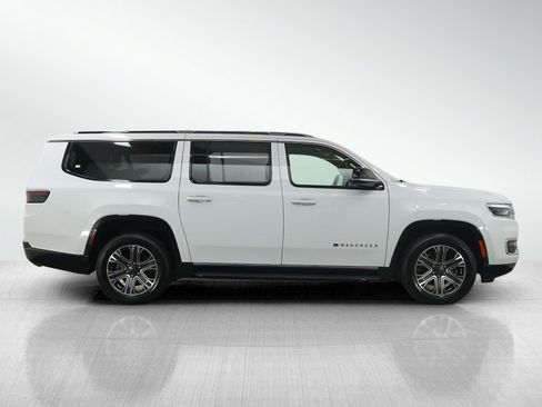 Used 2024 Jeep Wagoneer L Series II w/ Flexible Seating Group image 7