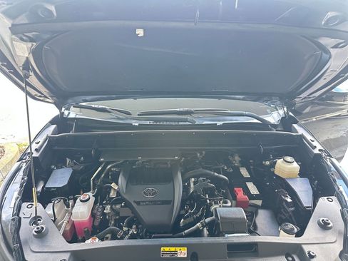 Used 2025 Toyota Highlander LE image 33
