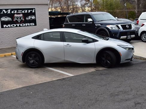 Used 2023 Toyota Prius LE image 5