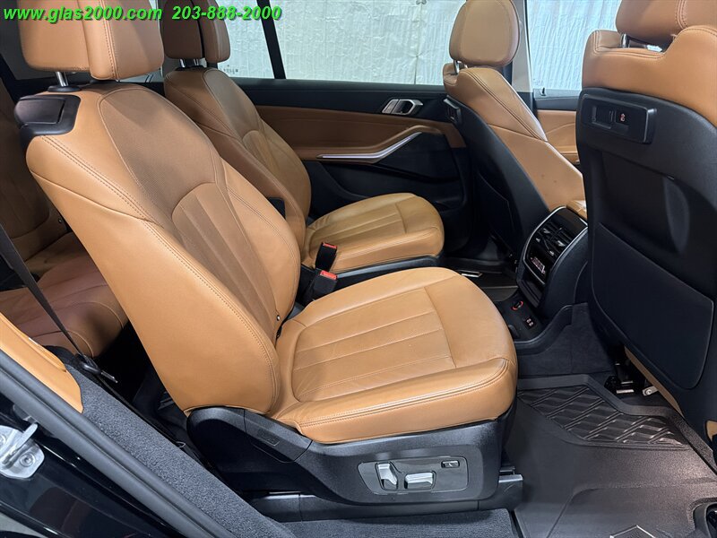 Used 2022 BMW X7 xDrive40i w/ Parking Assistance Package AWD/4WD image 10