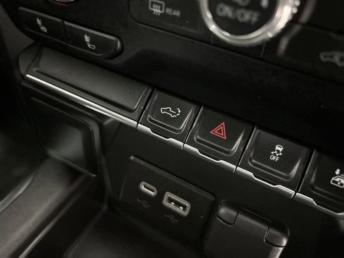 Used 2022 GMC Sierra 1500 Elevation image 27