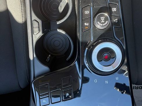 Used 2023 Kia Sportage LX image 12