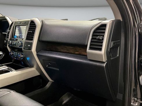 Used 2019 Ford F150 Lariat image 27