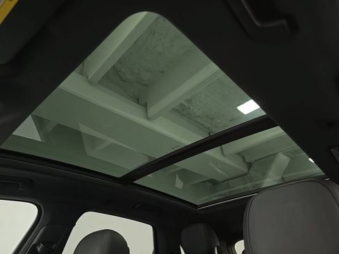 Certified 2024 Porsche Cayenne AWD/4WD image 25