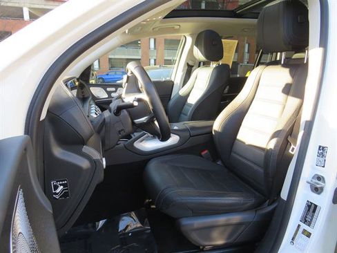 Certified 2023 Mercedes-Benz GLS 580 4MATIC image 18