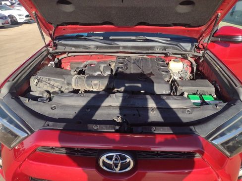 Used 2016 Toyota 4Runner SR5 Premium image 10