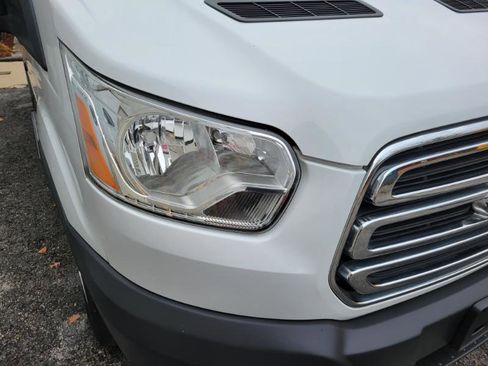 Used 2016 Ford Transit 150 XLT image 4