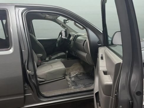 Used 2016 Nissan Frontier SV w/ SV Value Truck Package AWD/4WD image 21