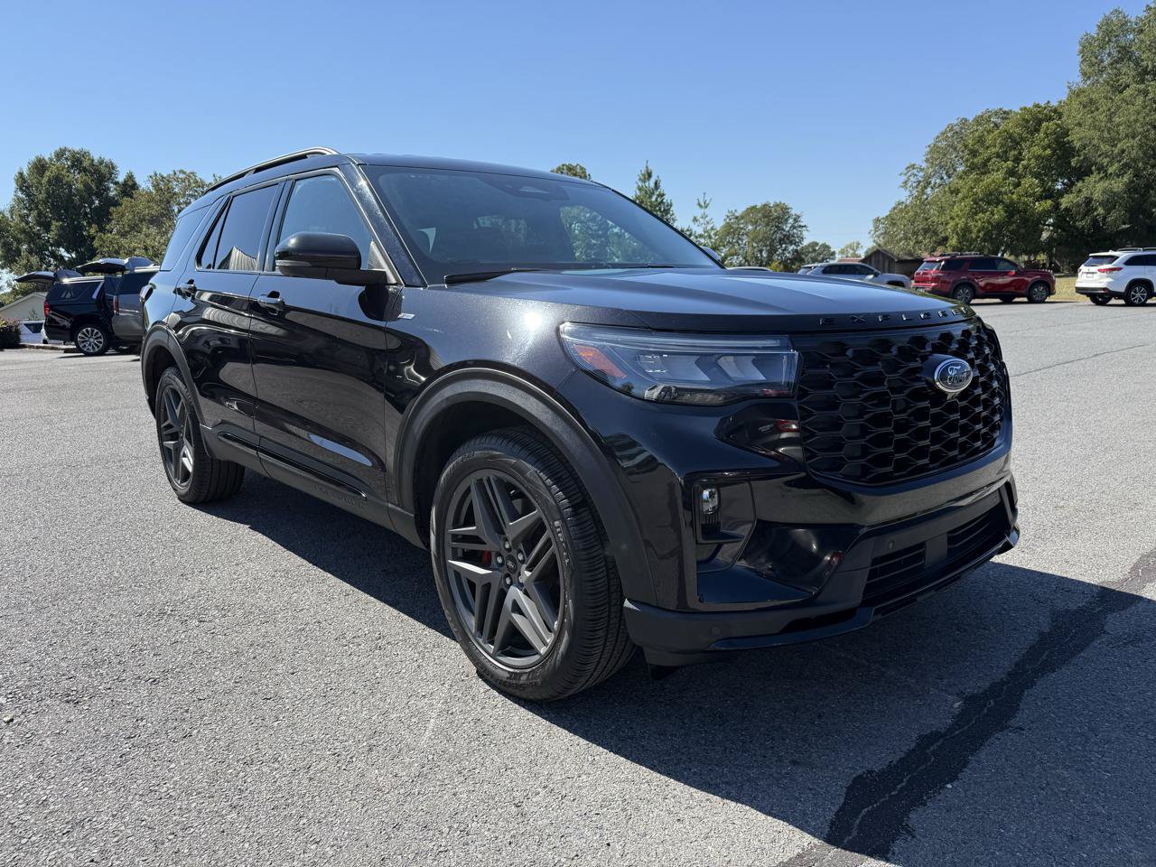 Used 2025 Ford Explorer ST-Line w/ ST-Line Street Pack AWD/4WD image 8